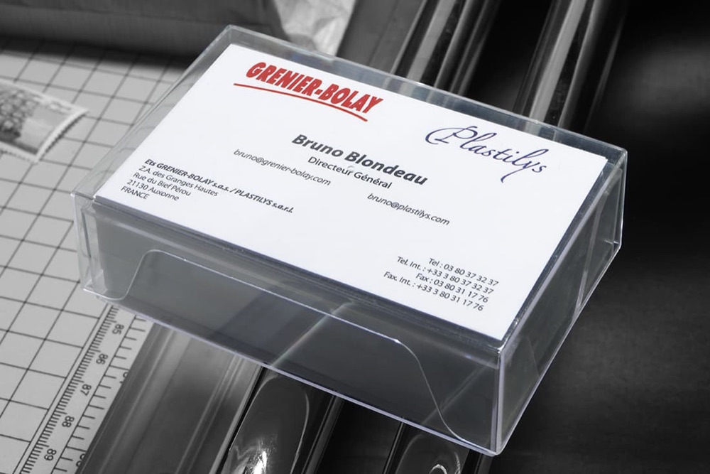 Shockproof box holding business cards
