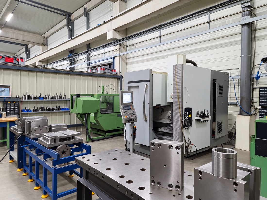 Plastilys precision machining workshop